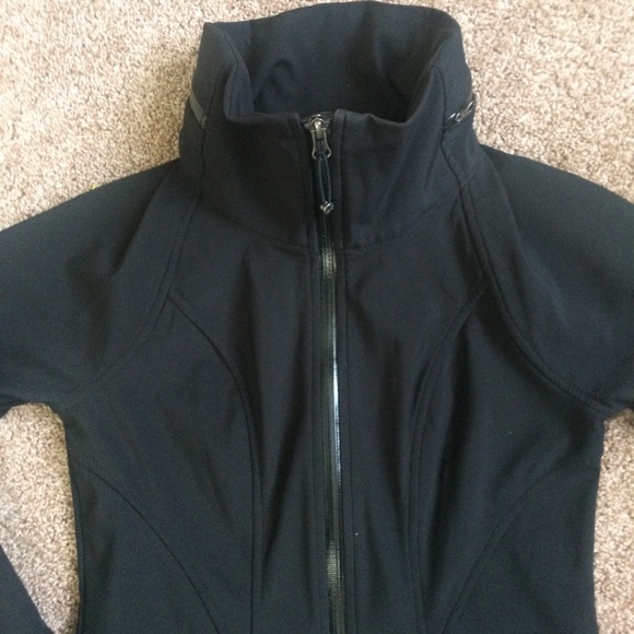 Athleta soft shell jacket in black - Picture 4 of 7